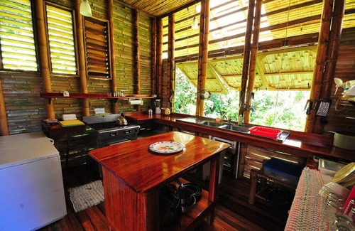 Puerto Jiménez Casa | Casa Sonrisa, Bamboo Beach House. 8 Premios del viajero, (ver también Casa Bambu)