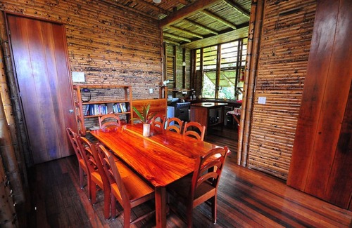 Puerto Jiménez Casa | Casa Sonrisa, Bamboo Beach House. 8 Premios del viajero, (ver también Casa Bambu)