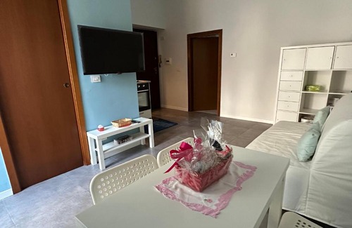 Terni Apartamento | Casa Susanna - delizioso piano terra, centralissimo, superservito, tranquillo, appena fuori ZTL parcheggio libero