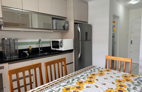 Barra da Lagoa Casa | Casa térrea com churrasqueira a metros da praia