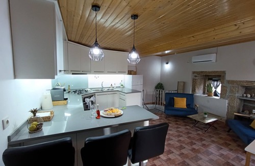 Vila Real Casa | Casa típica de pedra em Paredes do pinhāo,S. Lourenço Riba pinhao/ sabrosa/