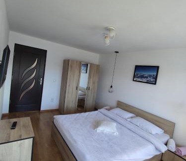 Toplita Casa | Casa T&T