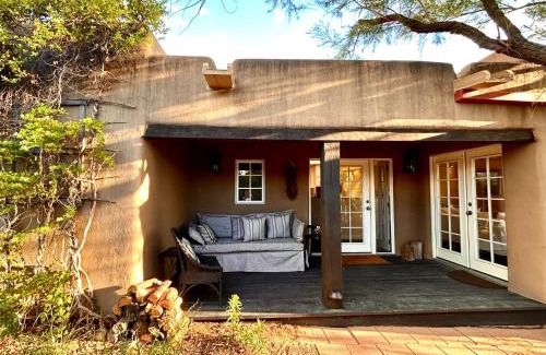Santa Fe Casa | Casa TATIZ Privacy in a Southwestern Gem