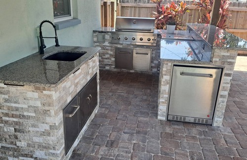 Merritt Island Casa | Casa Tipica! 4-bedroom tropical oasis in Merritt Island with heated pool