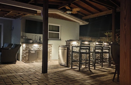 Merritt Island Casa | Casa Tipica! 4-bedroom tropical oasis in Merritt Island with heated pool