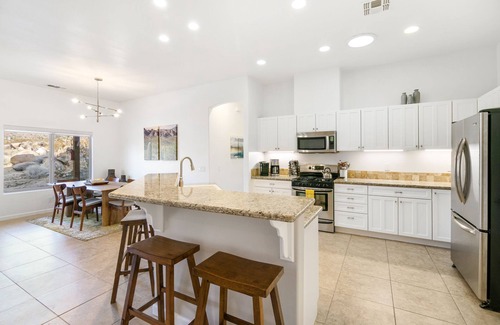 Joshua Tree Casa | 🌵Casa Tortuga - the most UNIQUE place in JT, w/game room, hot tub, BBQ & Spectacular Views🌵