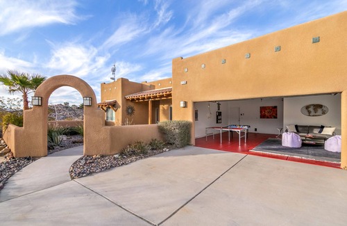 Joshua Tree Casa | 🌵Casa Tortuga - the most UNIQUE place in JT, w/game room, hot tub, BBQ & Spectacular Views🌵