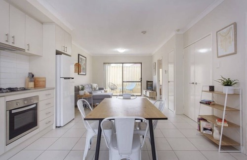Redcliffe Apartamento | Casa Toucan - 2 bedroom apartment close to the airport