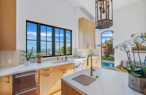 Western Malibu Casa | Casa Tranquila Malibu - Private Spanish Revival Estate