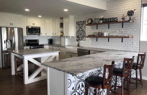 Playas de Rosarito Casa | Casa Tranquila Puerto Nuevo con vista al mar y montaña que tiene capacidad para 20