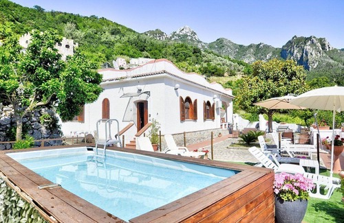 Pucara Casa | Casa Trifone A: A graceful studio apartment surrounded by the greenery, with Free WI-FI.