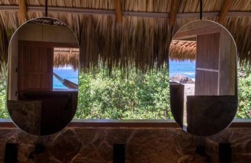 Santa María Tonameca Casa | Casa UtopiAmar: stunning front beach house in Oaxaca