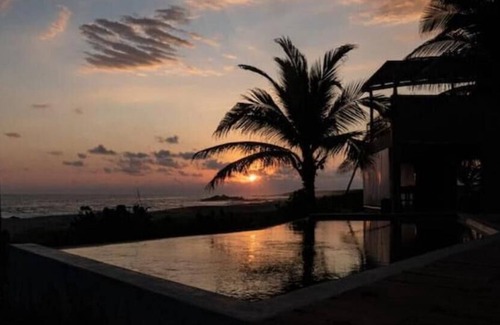 Santa María Tonameca Casa | Casa UtopiAmar: stunning front beach house in Oaxaca
