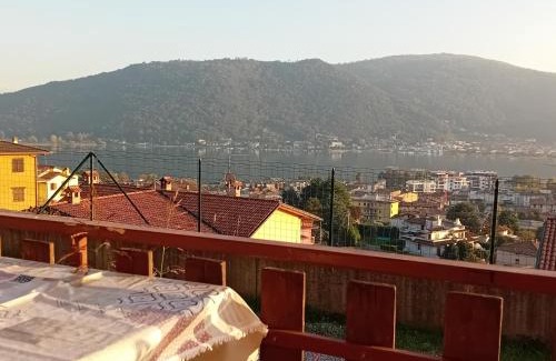 Sarnico Apartamento | Casa Vacanza in Posizione Panoramica lago d'Iseo