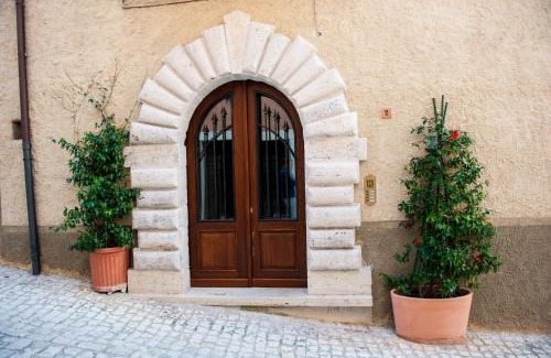Orvinio Apartamento | Casa Vacanza La Piazza