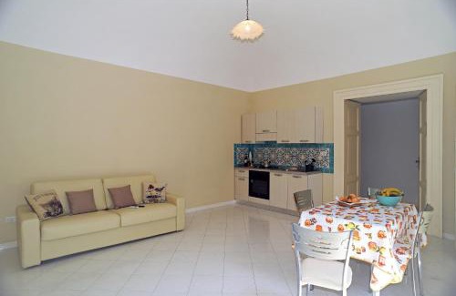 Meta Apartamento | Casa vacanza "Nonna Matilde" a Meta di Sorrento, 600mt dal mare, casa per 4