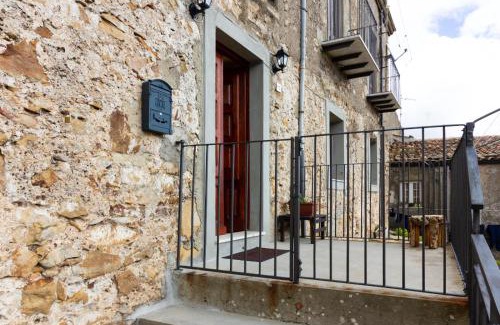 Geraci Siculo Casa | Casa vacanze Ai Valàti CIR 19082-037C20-6280 CIN IT0820-37C284E-SHYWG