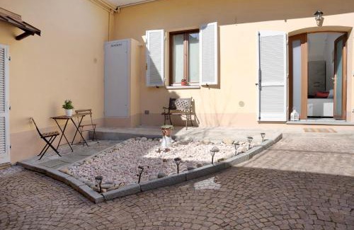 Guarene Apartamento | Casa Vacanze La Porta in Piazza