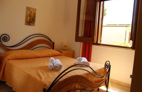 Custonaci Casa | Casa Vacanze Libeccio - Villetta con giardino e piscina condominiale