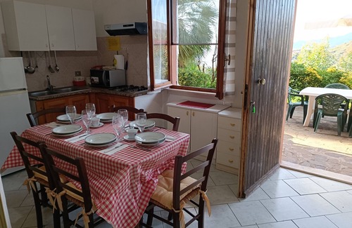 Bosa Casa | Casa Vacanze Sardegna-spettacolare Vista Mare, Immersa nel Verde, Vicino a Bosa