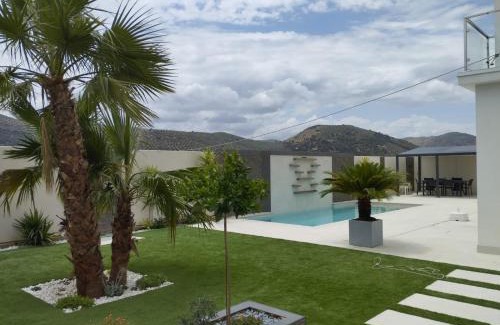 Iznajar Casa | CASA VALDEARENAS