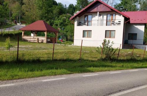 Capatineni-Ungureni Casa | Casa Valea Arefului