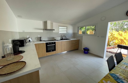 Casabona Casa | Casa Valencia: a charming, intimate home close to all amenities.