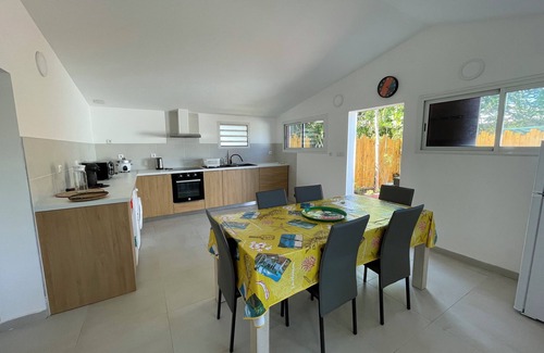Casabona Casa | Casa Valencia: a charming, intimate home close to all amenities.