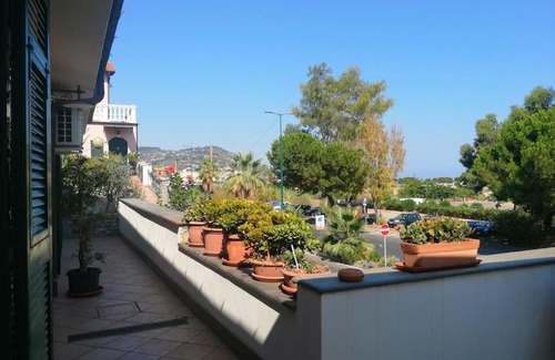 Imperia Casa | Casa Valeria splendida terrazza vista mare