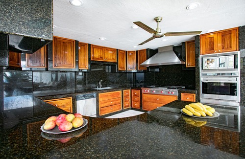 Zona sur Villa | Vacaciones como una estrella de rock en Villa Casa Valerie, Puerto Vallarta, Mx. Capacidad para 18 personas.
