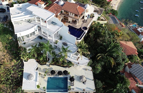Zona sur Villa | Vacaciones como una estrella de rock en Villa Casa Valerie, Puerto Vallarta, Mx. Capacidad para 18 personas.