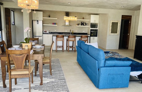 Santa Catarina Palopo Apartamento | Casa Verapaz - Vela: Luxurious Retreat, Ideal for 4 Guests!