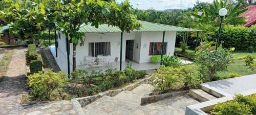 Tocaima Casa | Casa verde, Rancho de los Caballeros