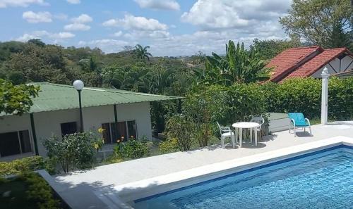 Tocaima Casa | Casa verde, Rancho de los Caballeros