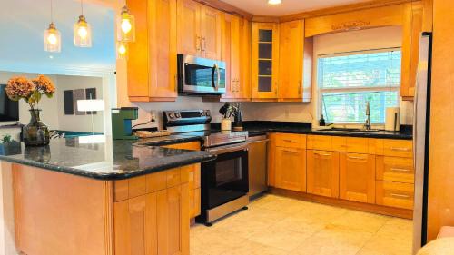 Coral Brook Casa | Casa Verde - Wilton Manors - Pool