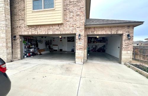 Killeen Casa | Casa Verona- spacious 5 br/3.5 ba in H Heights
