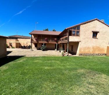 Llamas de la Ribera Casa | Casa Villa Franca