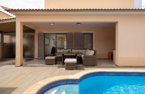 Vila Baleira Casa | Casa Vista Azul With Pool in Porto Santo