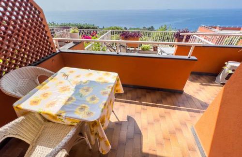 Varazze Apartamento | Casa vista mare le Ginestre
