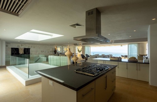 Emiliano Zapata Condominio | Casa Vista Marietas - Beachfront, Ocean View 5 BR Luxury Penthouse