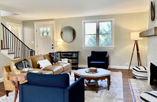 Thornhill Casa | CasaAzul Restored Retreat- 7min walk to historic Main Street downtown Orange, VA