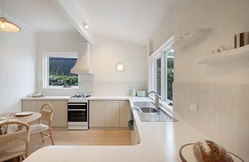 Glenelg South Casa | Casabā | Coastal Chic 2-bedroom Maisonette