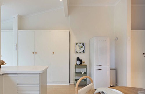 Glenelg South Casa | Casabā | Coastal Chic 2-bedroom Maisonette