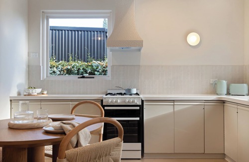 Glenelg South Casa | Casabā | Coastal Chic 2-bedroom Maisonette