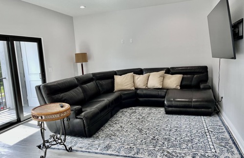 Courier City - Oscawana Casa | Casablanca - LUXURY 3 STORIES - WALK TO RESTAURANTS / BARS