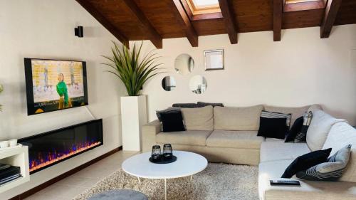 Acquaseria Apartamento | CasaCamelia 35, 3 BDRM with view Lake Como