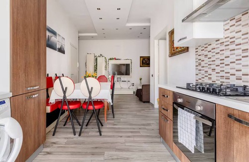 Torre del Greco Casa | CasaCondo@MARIA Enjoy your holidays in a cozy big space, MtVesuvius, Pompeii, sea