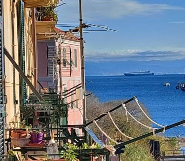 Vado Ligure Apartamento | CasAda - Ampio appartamento con vista mare nel cuore di Vado Ligure