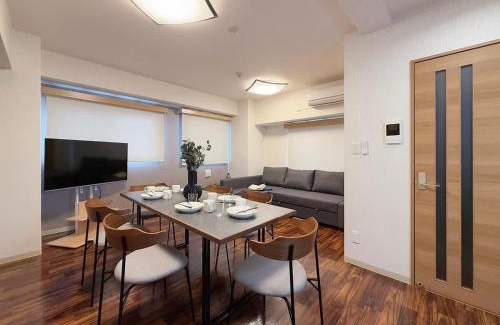 Hiroshima City Centre Apartamento | Casaen by b hotel - Secure 1BR Apt with Dining & Living Space