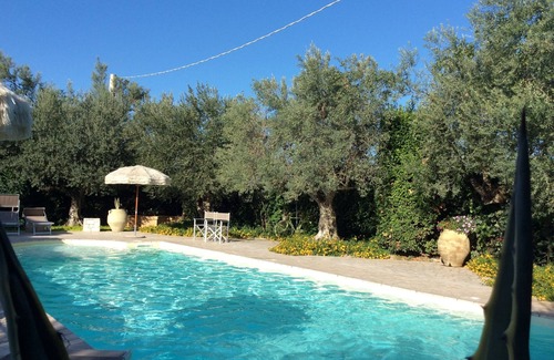 Pianella Casa | Antigua casa de campo "Casale Giacinta" entre mar y montaña con piscina